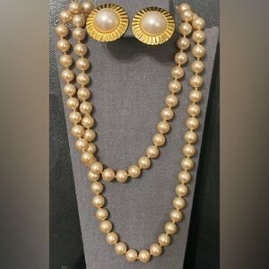 Vintage 15” Faux pearl necklace with button matching earrings